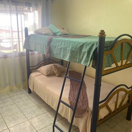 Hostel Casa Marina Puerto Limon Esterno foto