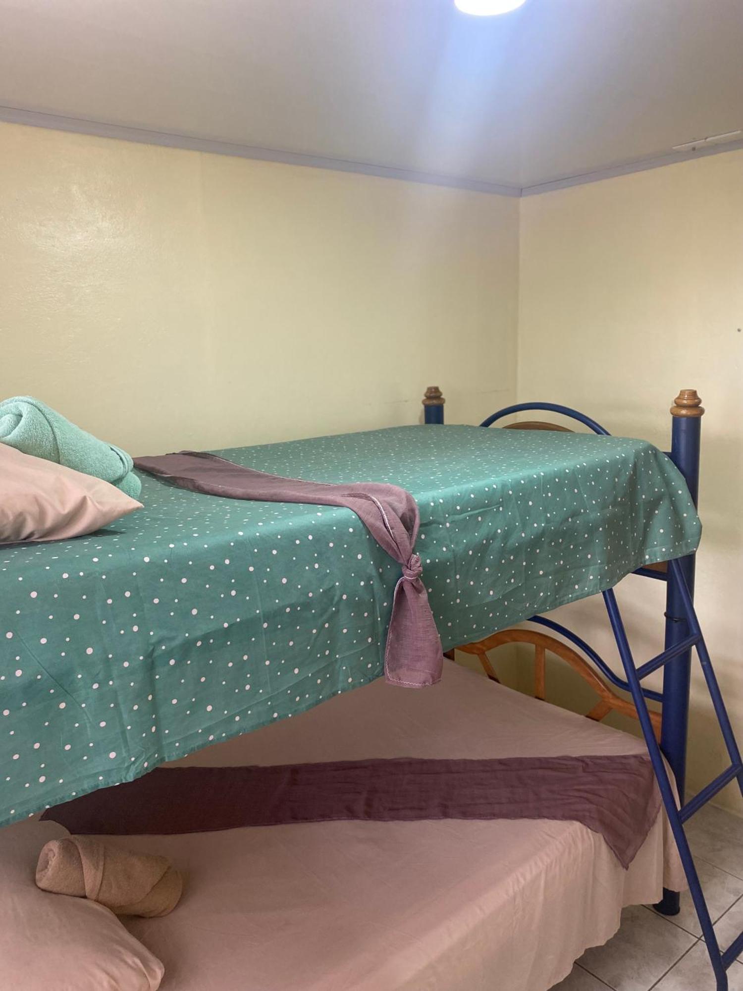 Hostel Casa Marina Puerto Limon Esterno foto