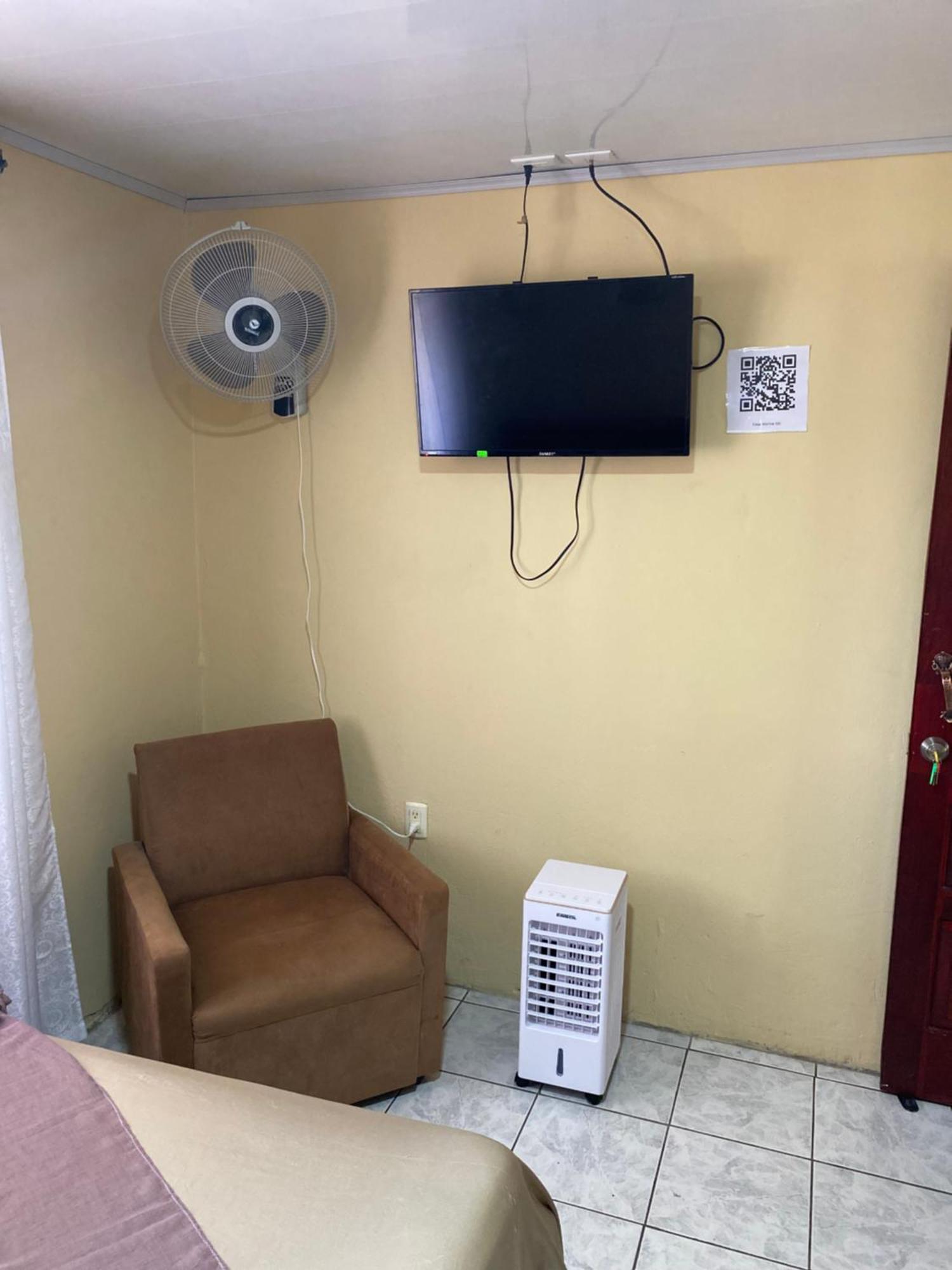 Hostel Casa Marina Puerto Limon Esterno foto